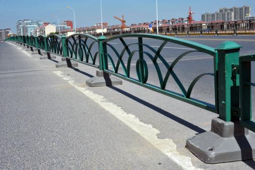道路護欄
