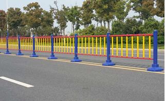 道路護欄.jpg