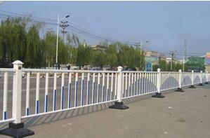 道路護(hù)欄.jpg
