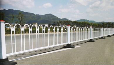 道路隔離護(hù)欄.jpg
